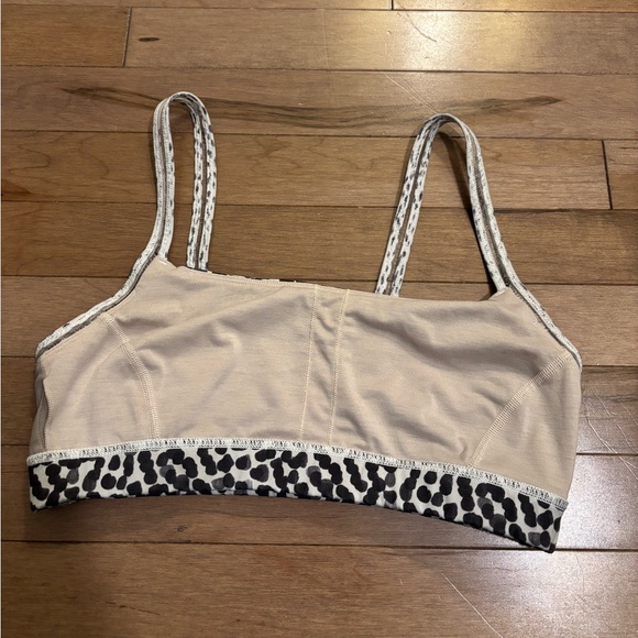 Lululemon Size 8 Straight Up Bra black and white dot print - Picture 9 of 9